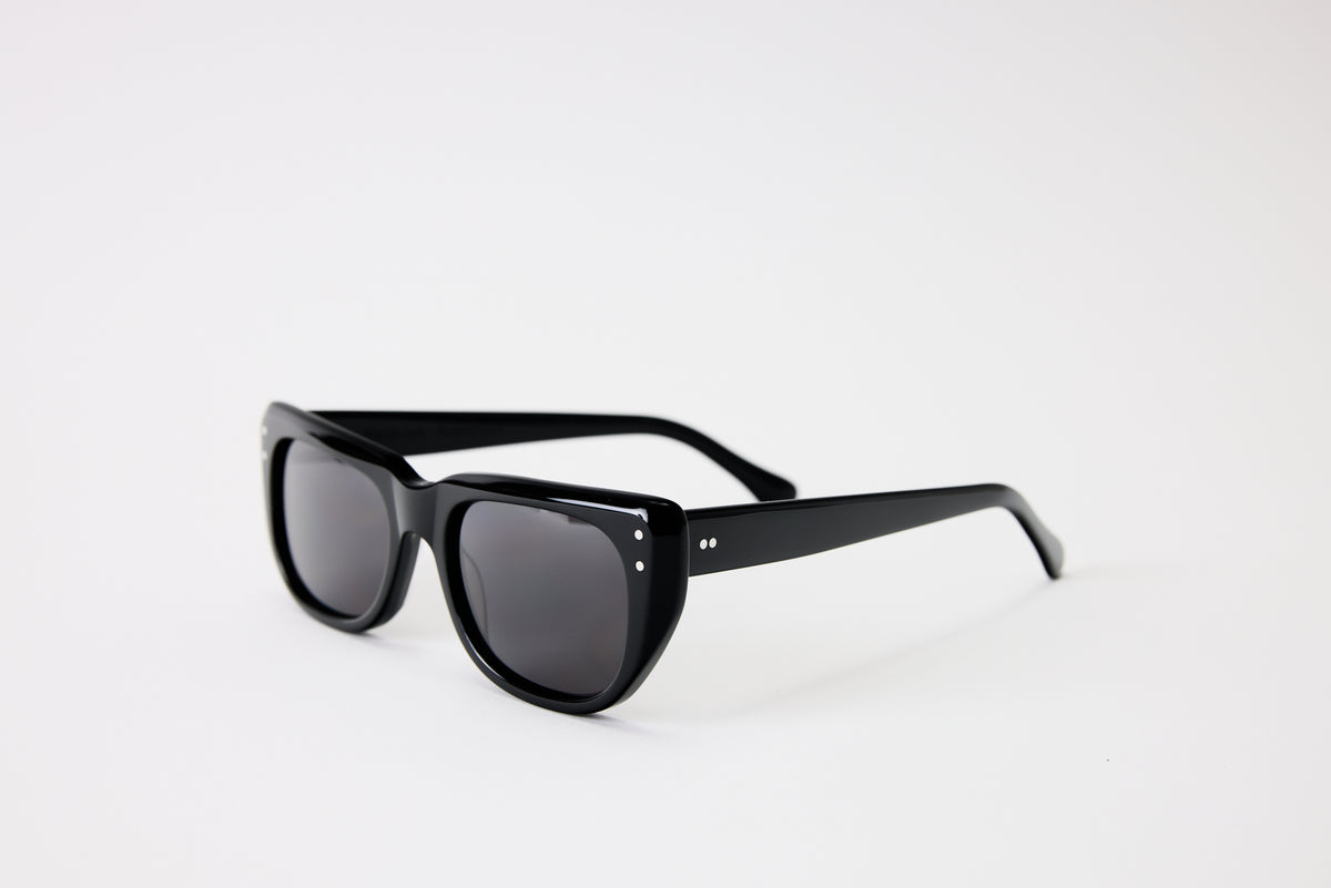 NEW YORK EYERISH, Bundorans. Black with Grey Lenses.