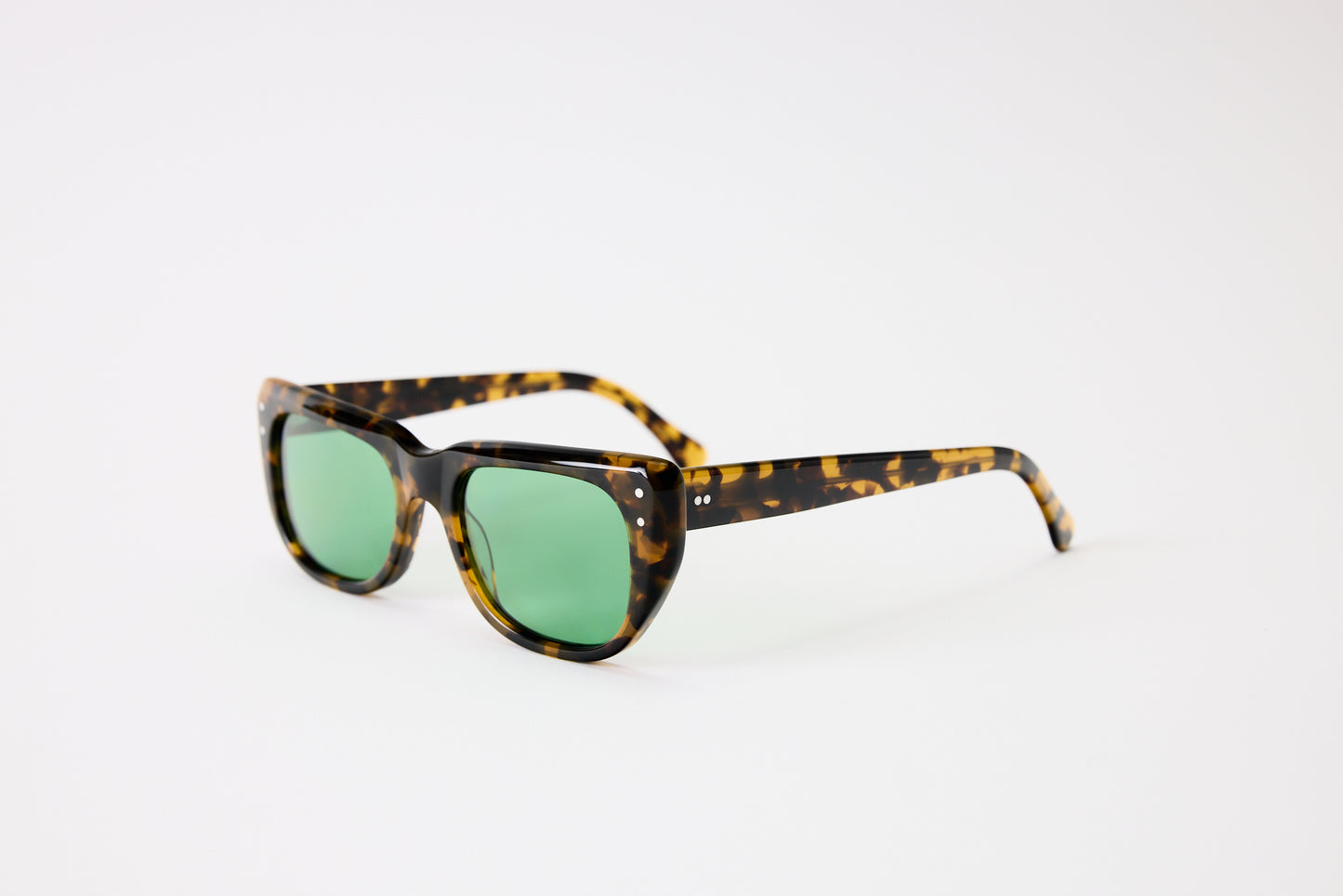 NEW YORK EYERISH, Bundorans. Light Tortoise with Green Lenses