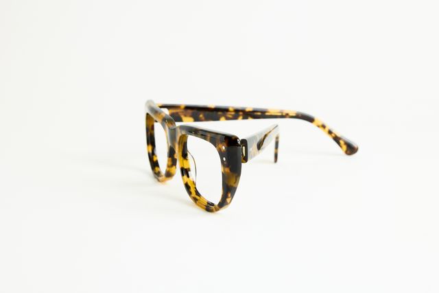 NEW YORK EYERISH, Bundorans. Rx Prescription Lenses with Light Tortoise Frames