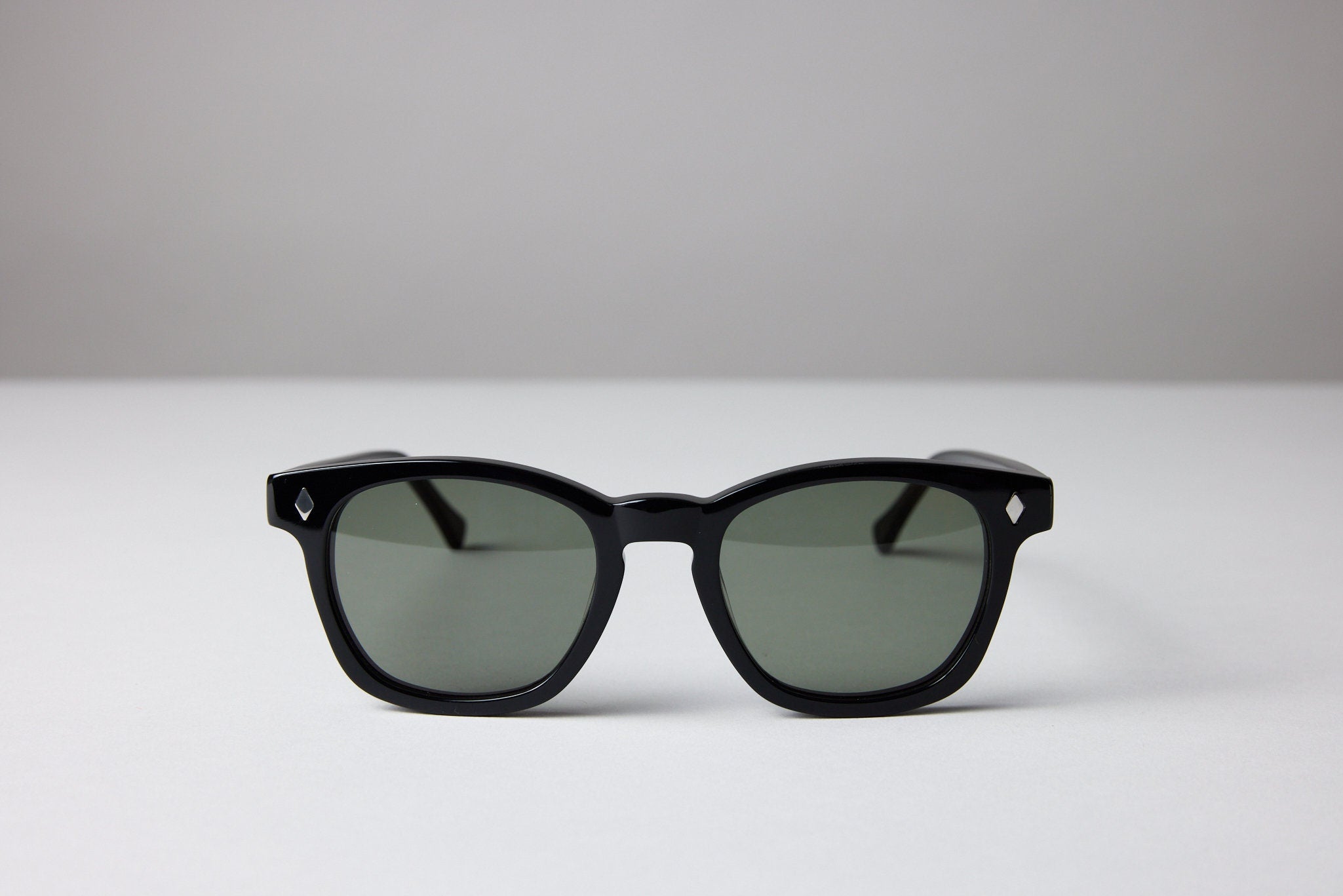 NEW YORK EYERISH, Castlerock. Black Frame with G24 Green Lenses